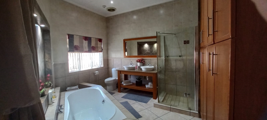 3 Bedroom Property for Sale in Roosheuwel North West